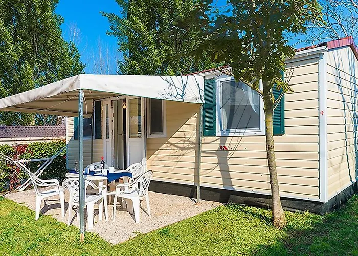 Eurocampingpacengo キャンプ場 *