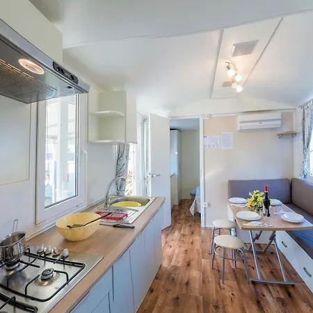 Eurocampingpacengo キャンプ場 *
